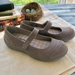 Skechers Suede Mary Janes Sz 6